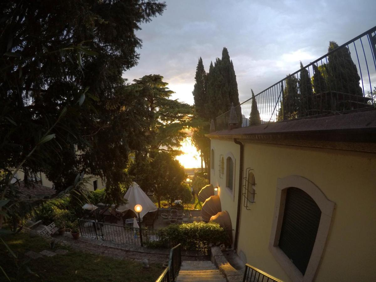 Villa Corteolivo Rooms トッリ・デル・ベーナコ エクステリア 写真
