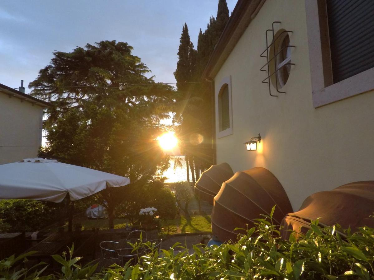 Villa Corteolivo Rooms トッリ・デル・ベーナコ エクステリア 写真